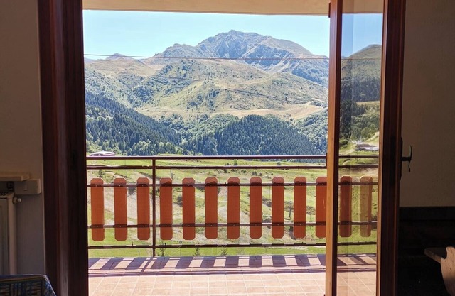 Appartement de vacances 'Bilocale 200mt Dagli Impianti' près des pistes avec balcon privé.