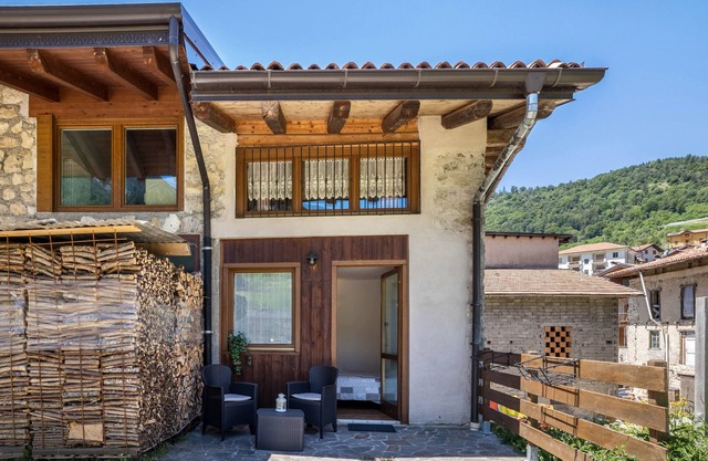 Appartement de vacances "Agritur Piazera Con Terrazzo" avec vue sur la montagne