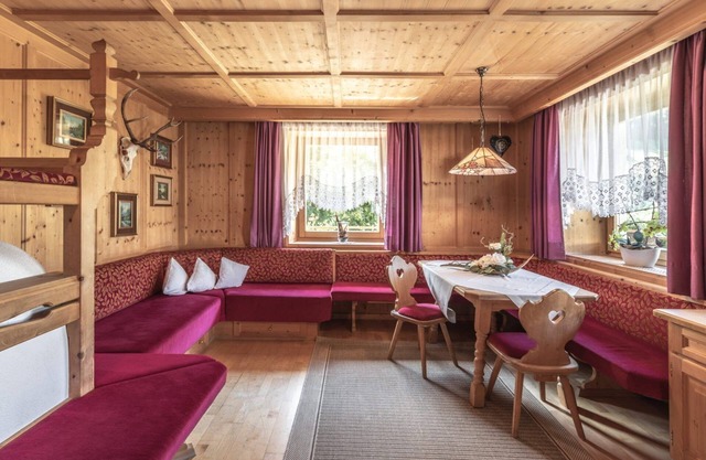 Appartement "Steinhaus XXL" avec vue sur les montagnes, piscine partagée & Wi-Fi