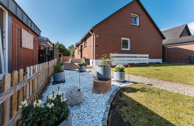Holiday Apartment 'Ostseeclick' with Private Garden and Wi-Fi