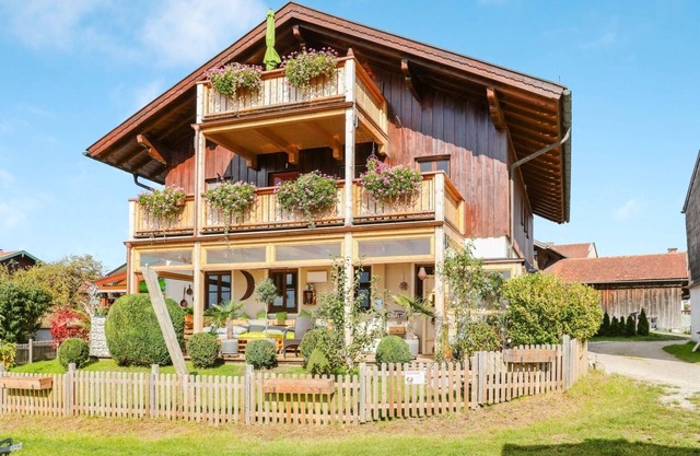 Appartement de vacances "Parzinger 2" près de Chiemsee avec vue sur montagne et terrasse