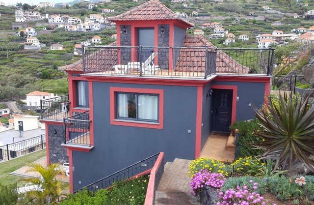 Holiday Apartment "Vila Brava Cottage Apartamento C" with Sea View & Wi-Fi