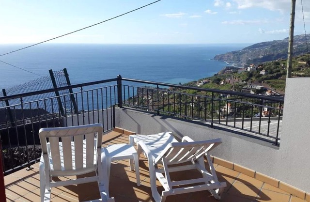 Holiday Apartment "Vila Brava Cottage Apartamento E" with Sea View & Wi-Fi