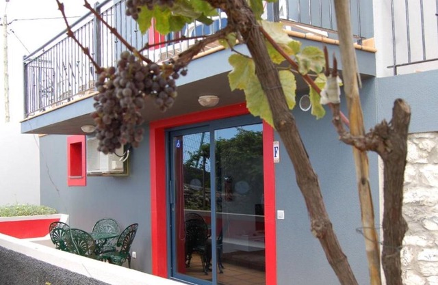 Holiday Apartment "Vila Brava Cottage Apartamento F" with Sea View & Wi-Fi