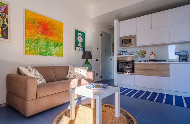 Appartement de vacances SoleLuna avec vue sur la mer, terrasse et Wi-Fi.