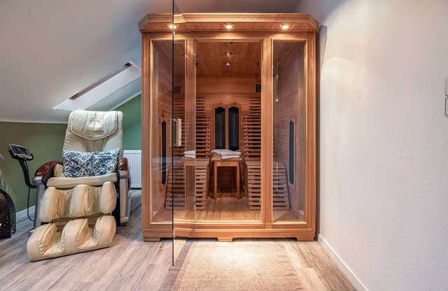 Appartement 'Ferienwohnung Solling-Lounge' avec jardin partagé, balcon et Wi-Fi