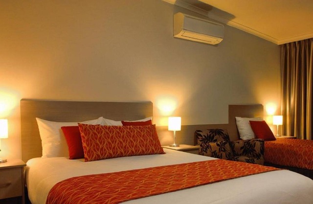 CONTINENTAL BREAKFAST | FREE WIFI | MAGNIFICENT BLUE LAKE