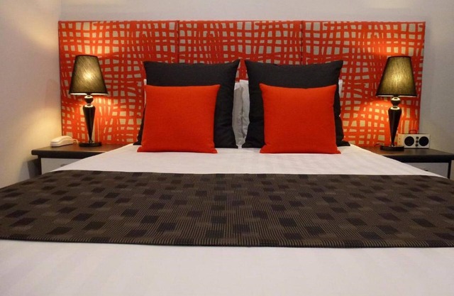 CONTINENTAL BREAKFAST | FREE WIFI | MAGNIFICENT BLUE LAKE