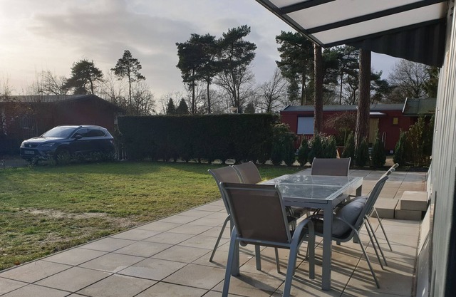 Conteneur / chalet de vacances sur un grand camping (jusqu'à 6 personnes)