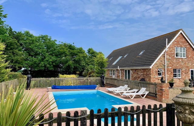 4 Star Plus récemment fini Gîte, Dormir 6, avec piscine