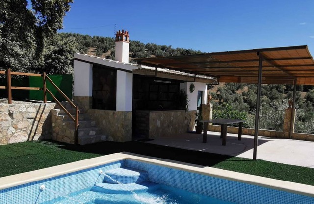 Holiday Home 'La Pedriza Para 2' with Mountain View, Shared Pool and Wi-Fi