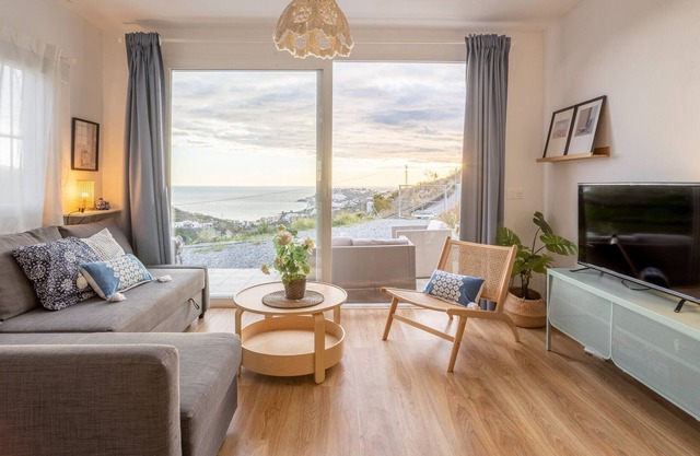 Maison de vacances Casita Las Golondrinas avec vue sur la mer, piscine et Wi-Fi.