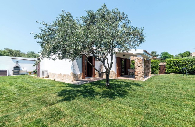 Maison de vacances "Villa Teresa" avec piscine partagée, terrasse privée et climatisation