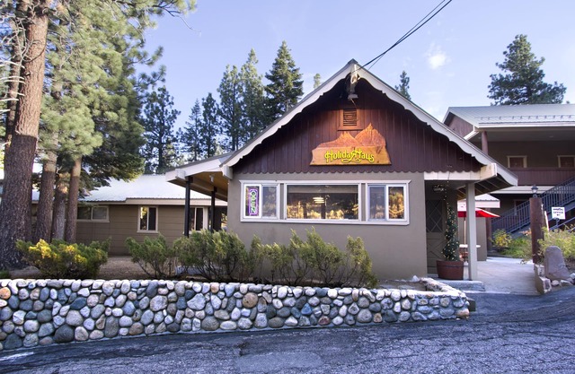 Holiday Haus Motel