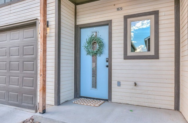Holiday Haven W/ 3 BR & 2 BA/New