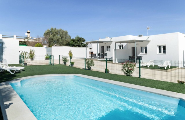 Maison de vacances 'Apartamentos La Esencia Del Sur B' avec piscine partagée, Wi-Fi et climatisation