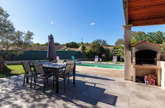 Casa de vacaciones 'Maison Tout Confort' con piscina privada, Wi-Fi y aire acondicionado