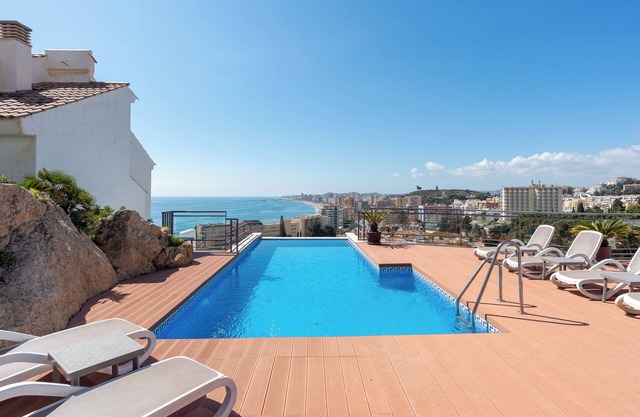 Maison de vacances '4 Bed Townhouse with Stunning View' avec vue sur la mer et climatisation
