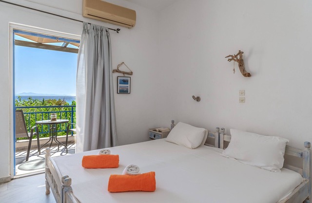 Maison de vacances '4 Kypri Seaview Perasma Studio' avec vue sur la mer, Wi-Fi et climatisation