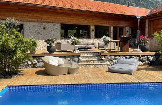 Holiday Home "Alpen Lounge Bayrischzell" with Mountain View, Private Pool and Wi-Fi