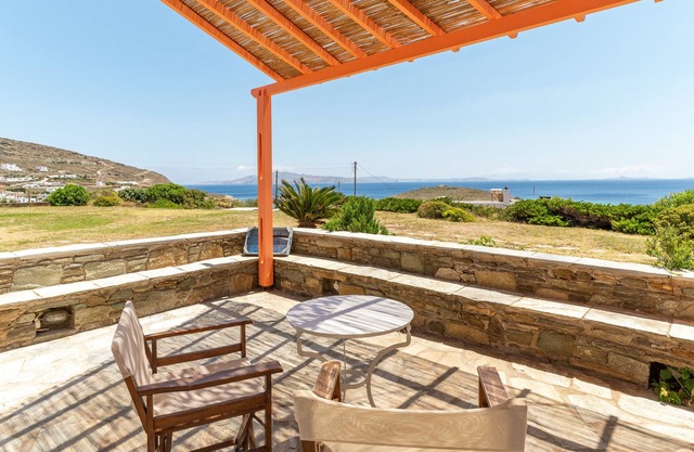 Maison de vacances 'Anemologio 201 Tinos' avec vue sur la mer, Wi-Fi et climatisation