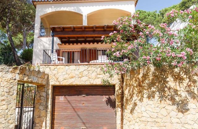 Holiday Home Apartament Isern Baix by Interhome