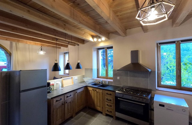 Holiday Home 'Ardennais, Gîtes Du Pont De Calmel' with Mountain View and Shared Pool
