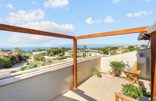 Maison de vacances "Bilocale Panoramico" avec vue sur mer, jardin et climatisation