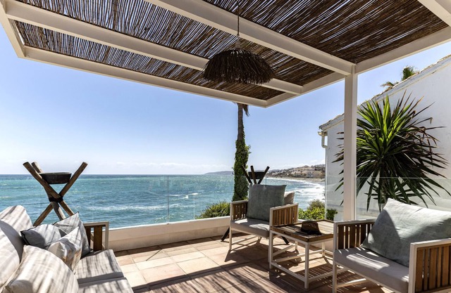 Holiday Home 'Bahia Dorada By The Sea' with Sea View, Shared Pool, Garden & Wi-Fi