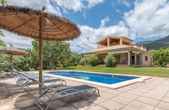 Maison de vacances Cas Mestre avec vue sur la montagne, Wi-Fi, jardin, terrasse et piscine ; parking disponible