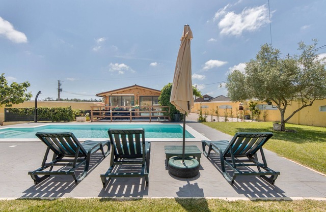 Maison de vacances 'Casinha Saragoça E Vergueiro' avec piscine partagée, Wi-Fi et climatisation