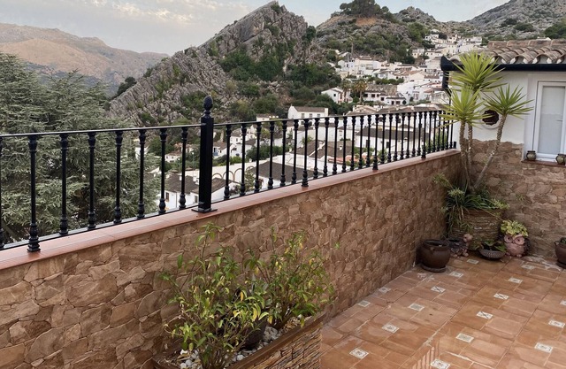 Maison de vacances Casa Ana avec vue sur les montagnes, terrasse et Wi-Fi.