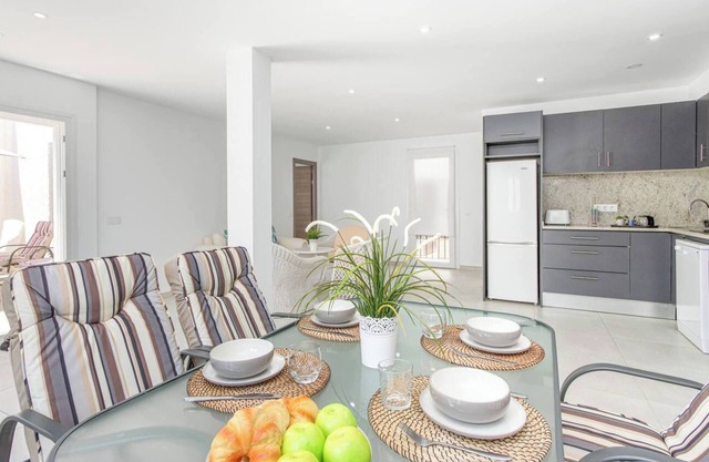 Maison de vacances "Casa Renovada centro empuriabrava" avec Terrasse & Wi-Fi