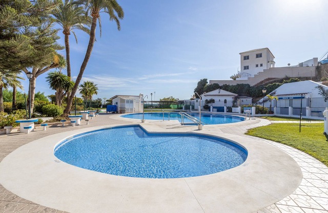Maison 'Casa La Intemporal' avec vue sur mer, terrasses, piscine partagée et Wi-Fi.