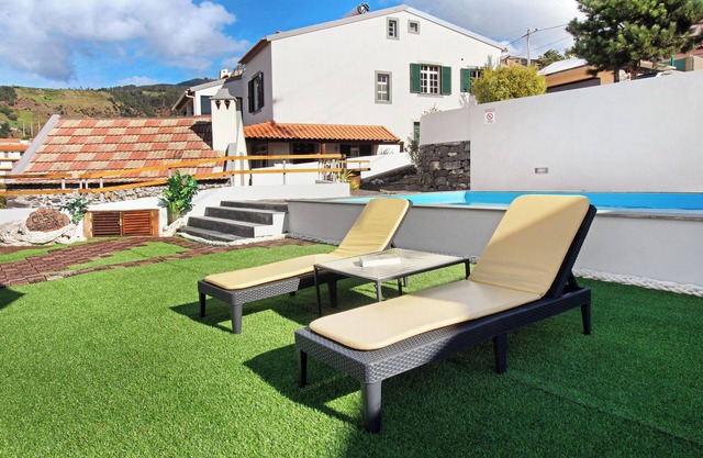 Maison de vacances "Casa Carreira" avec vue sur la mer, piscine et Wi-Fi.