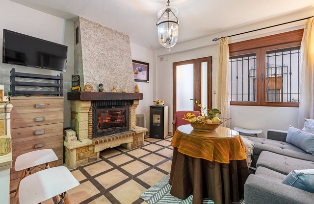 Maison de vacances 'Casa Rural En El Centro De Nigüelas' avec vue sur la montagne, terrasse et Wi-Fi
