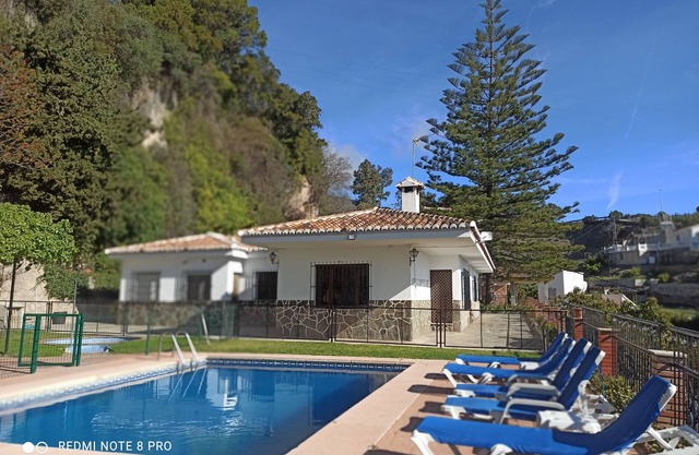 Maison de vacances 'Casa Rural Paca Perea' avec vue sur la montagne, piscine privée et Wi-Fi