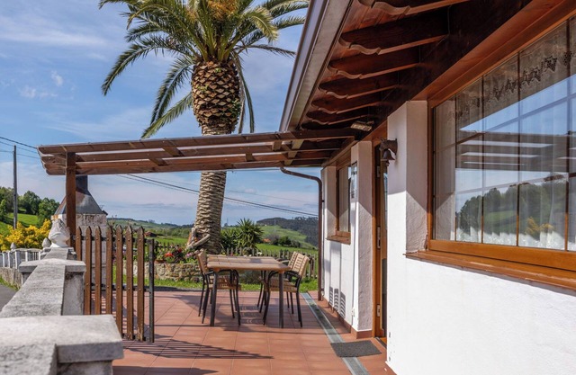 Maison de vacances 'Casa Rural La Praderia' avec vue sur la montagne, terrasse privée et Wi-Fi