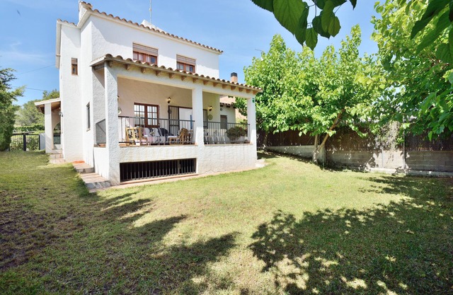 Maison de vacances 'Chalet Independiente Costa Daurada' avec jardin privé, balcon et climatisation