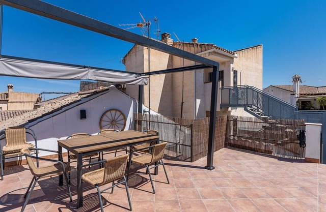 Holiday Home 'Constitucion's Home' with Mountain View, Terrace & Wi-Fi