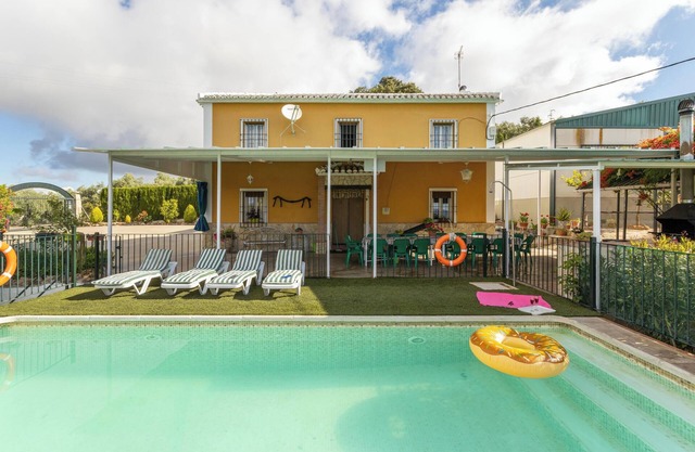Maison de vacances "Cortijo Rural Puerto Nuevo" avec piscine, jardin, terrasse et Wi-Fi