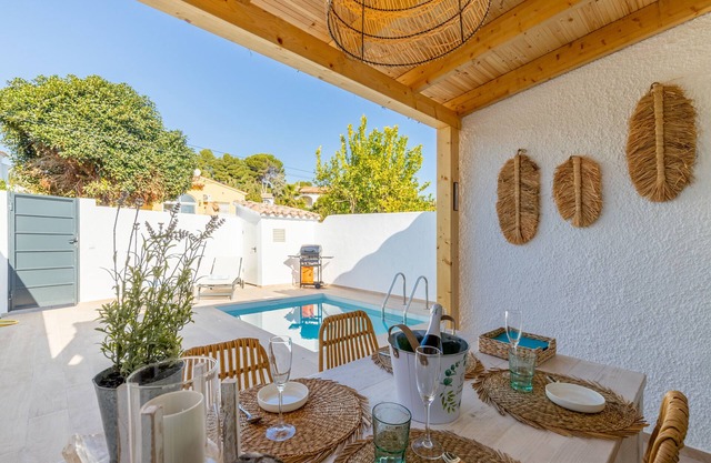 Maison de vacances "El Pinito Moraira" avec terrasses privées, piscine privée et Wi-Fi