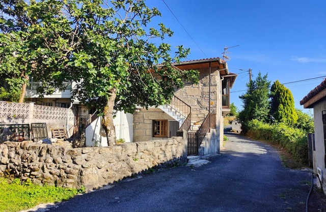Holiday Home Elena – with Mountain Views, Private Garden and Wi-Fi