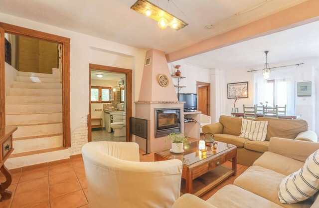 Holiday Home 'Casa Rural La Trastienda' with Mountain View, Private Pool and Wi-Fi