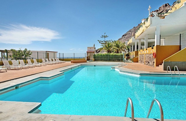 "Suite On the Beach" avec vue sur la mer, piscine, terrasse et Wi-Fi.