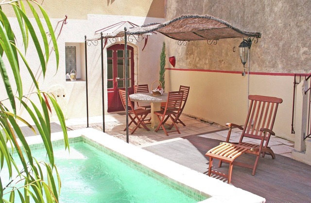 Maison de vacances attrayante avec piscine