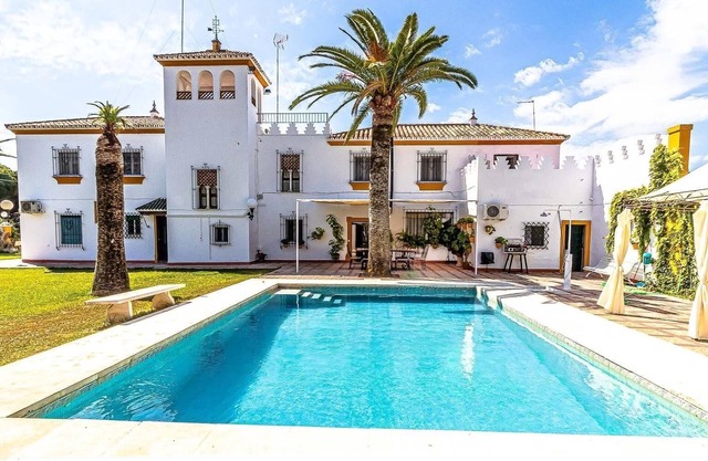Hacienda El Corchuelo en Marchena avec piscine, jardin et Wi-Fi