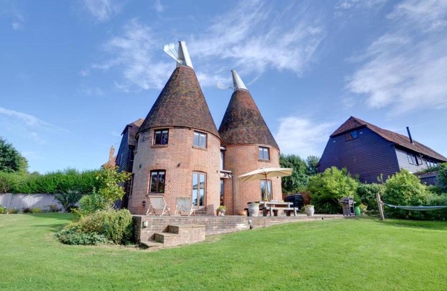 Holiday Home Hawkridge Oast