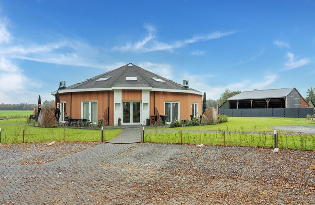 Agréable maison de vacances à Goirle avec sauna