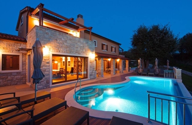 Maison de vacances dans Labin avec terrasse, Climatisation, WIFI, Machine à laver (688-1)